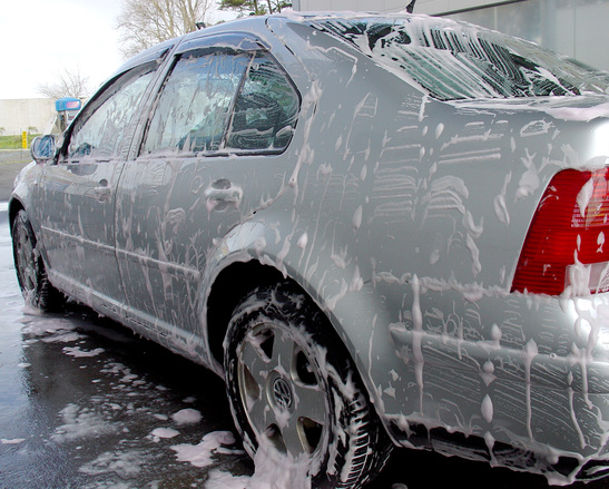 czyszczenie i polerowanie samochodu